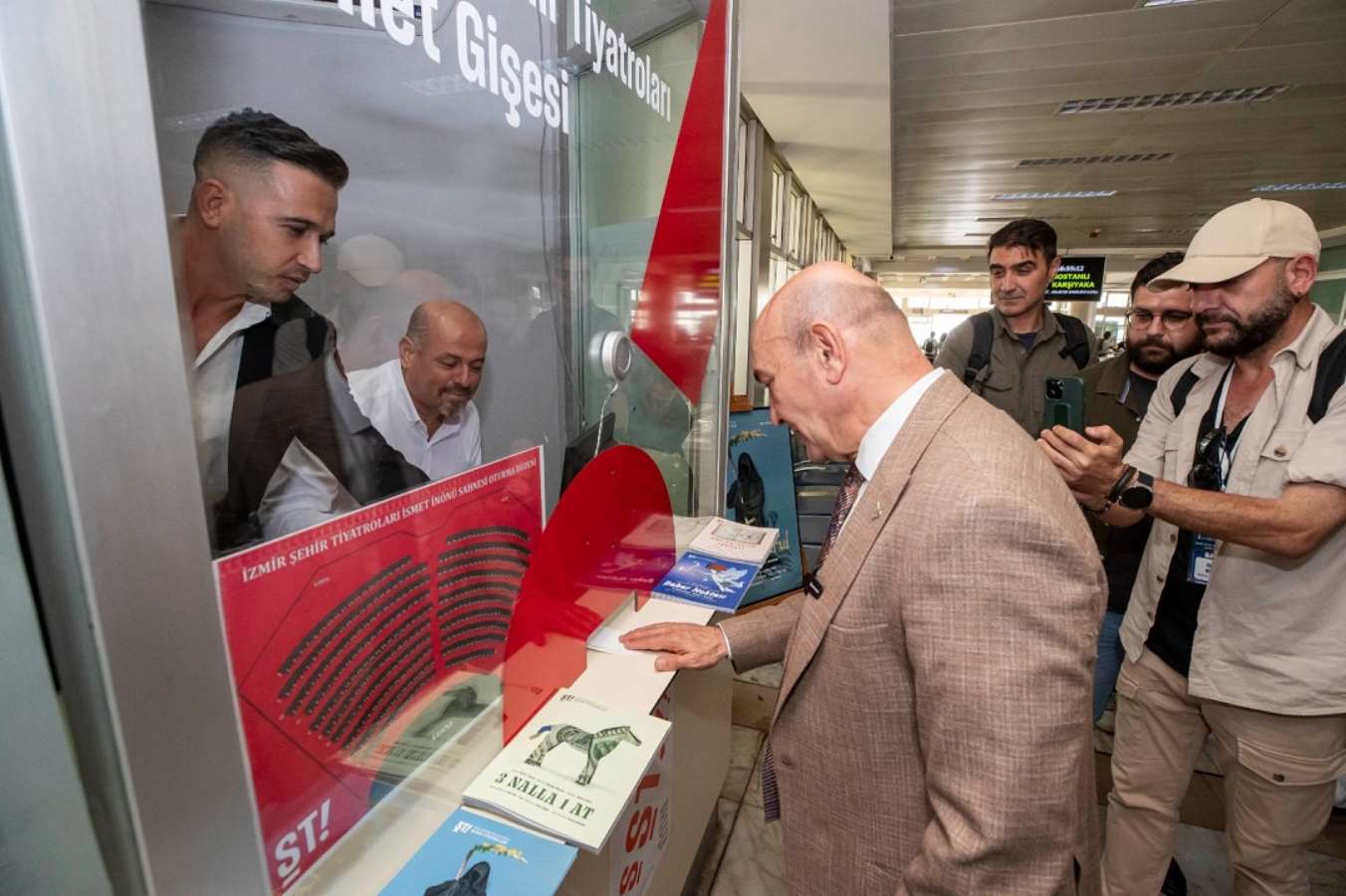 Tunç Soyer: Şehir tiyatromuz çok uzun yılların hayaliydi