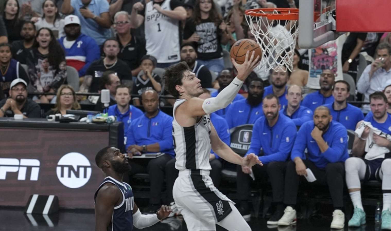 3 isim sahne aldı: NBA'deki millilerden üzücü başlangıç!