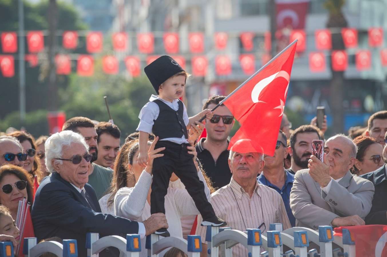 Tunç Soyer: Cumhuriyetimiz için yeni bir yüzyıl başlıyor