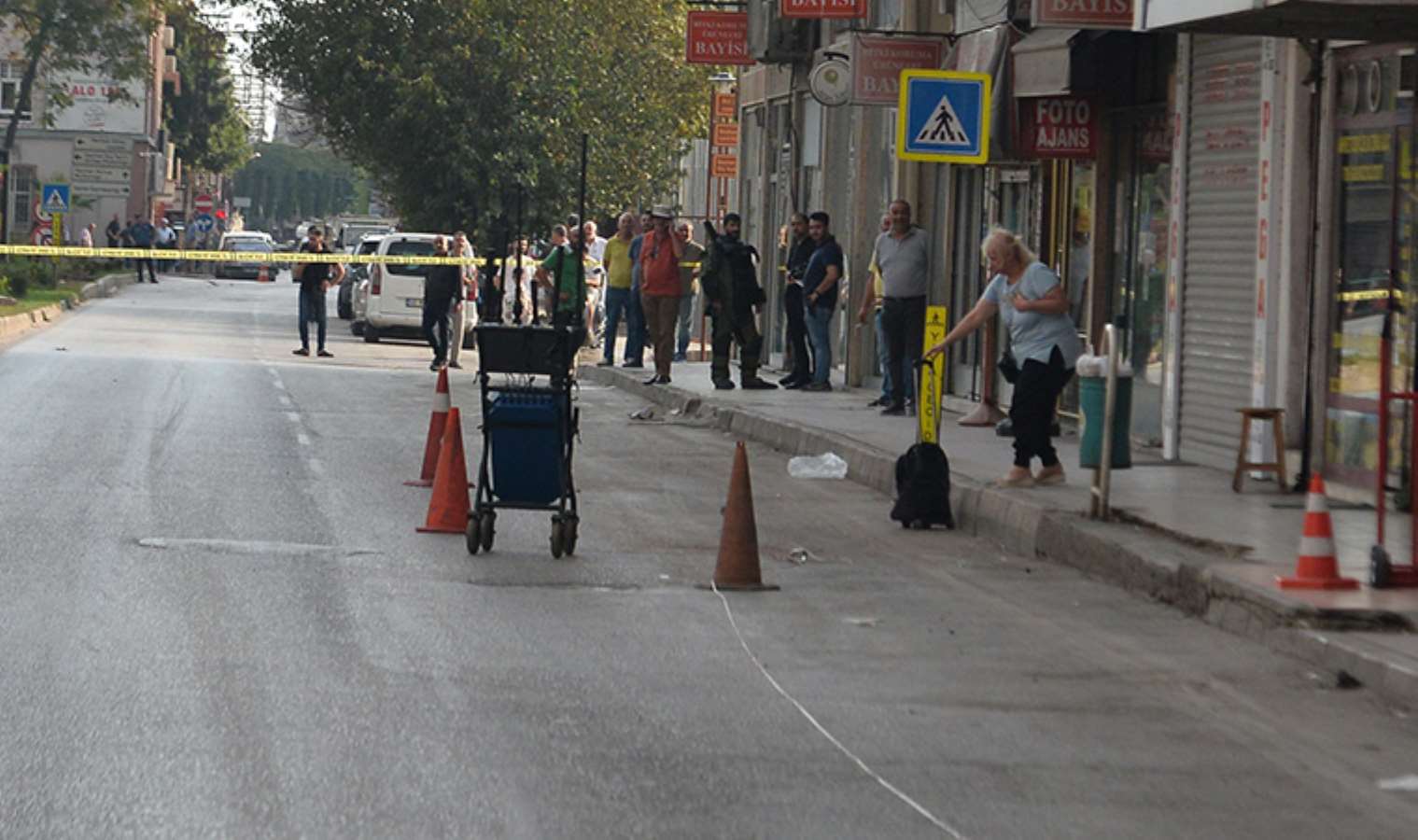 Adana Valiliği önüne bırakılan 'şüpheli çanta' panik yarattı