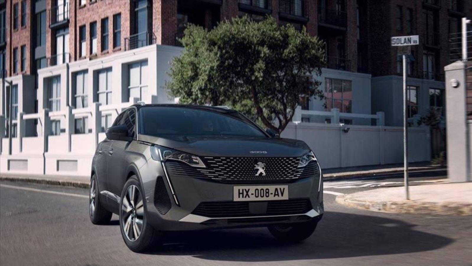 Peugeot 3008 ve 5008 hibrit Türkiye'de: 1.2 motor 100 kilometrede 85 lira...