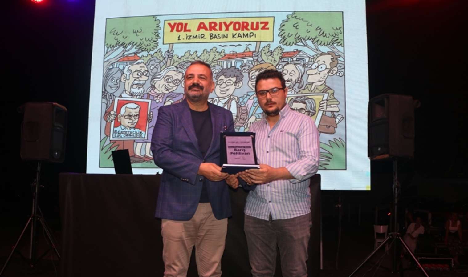 Cumhuriyet gazetesi yazarı Barış Pehlivan’a ödül!