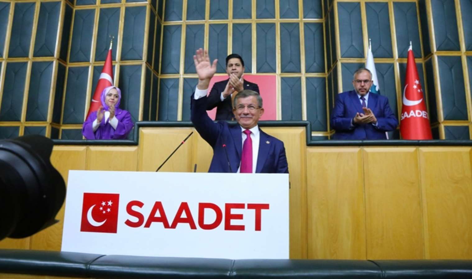 Saadet ve Gelecek partileri, ilk grup toplantısını yaptı: Erdoğan'ın 'yeni anayasa' çağrısına yanıt verdiler