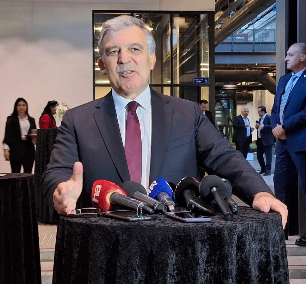 Abdullah Gül sessizliğini bozdu: 'Bu olup biten isyandır'