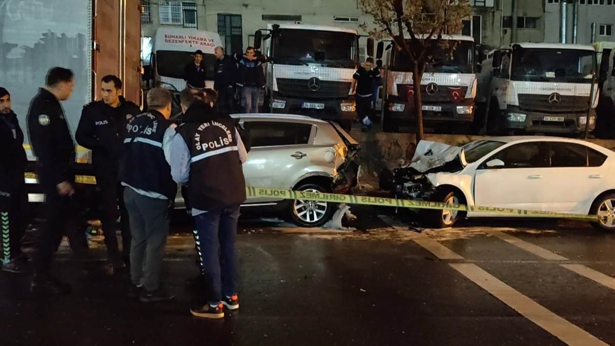 Güngören’de seyir halindeki otomobil park halindeki araca çarptı: 1 ölü, 5 yaralı