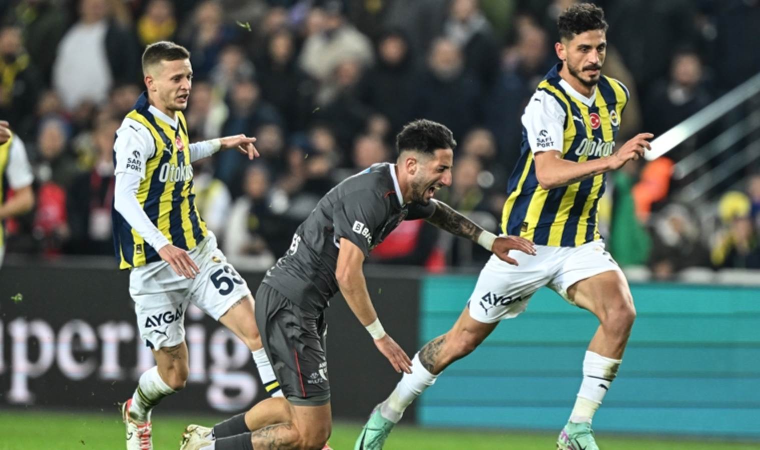 Spor yazarları Fenerbahçe - Fatih Karagümrük maçını yorumladı: 'Fenerbahçe puanı aldı ama...'