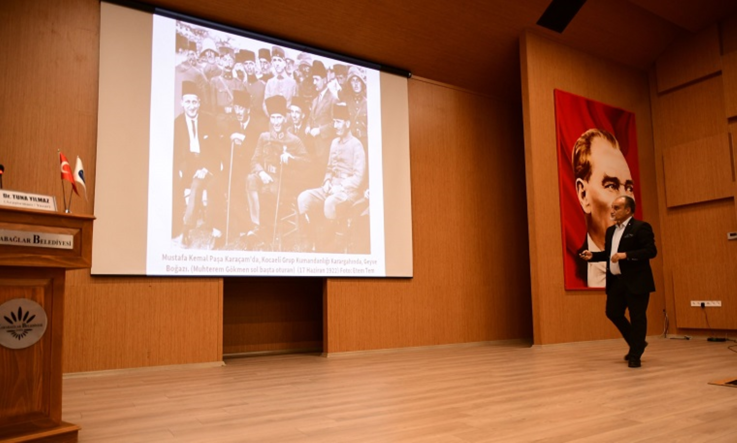 “Atatürk ve Cumhuriyet Şehri İzmir” sergisi açıldı