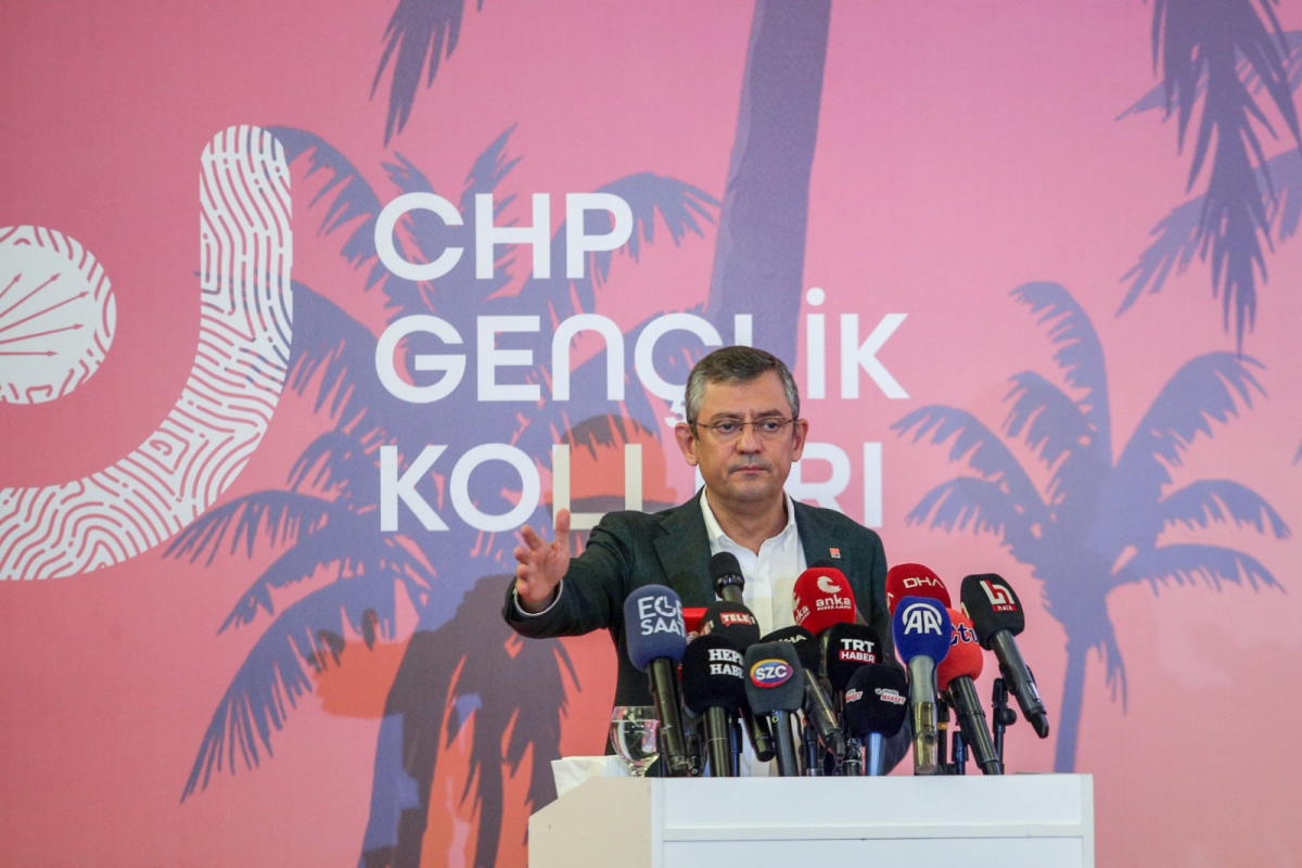 CHP lideri Özgür Özel'den Erdoğan'a beka yanıtı: Gençleri ezdirmeyiz