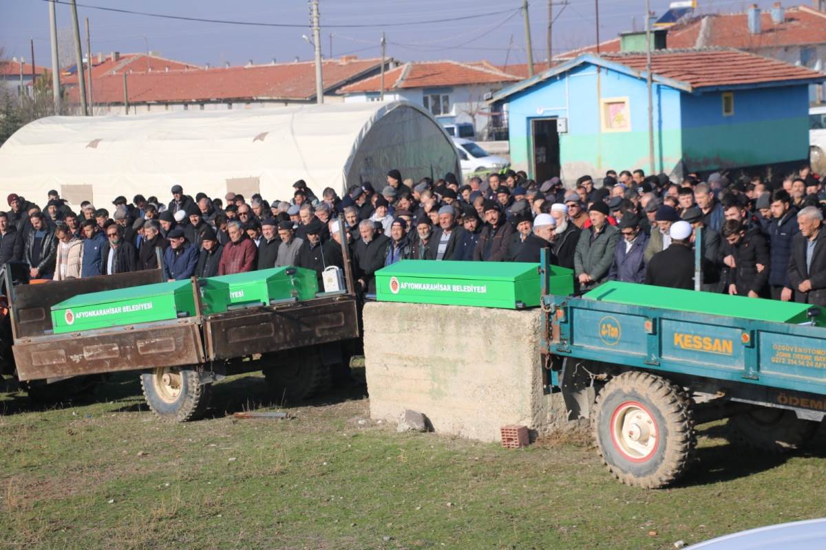 Bir aile yok oldu... Damadın yaptığı katliamda ölen 4 kişi toprağa verildi