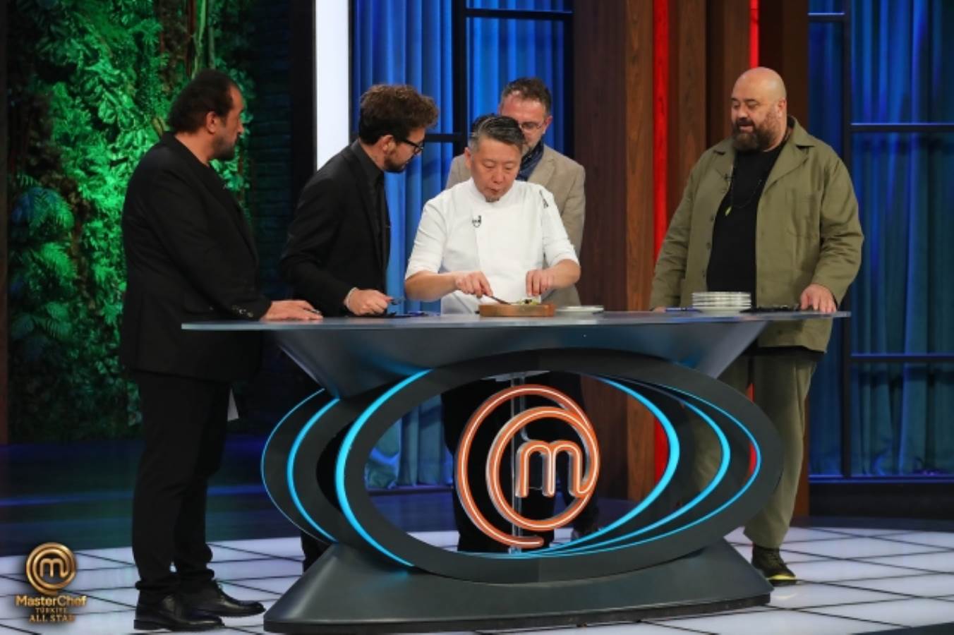 MasterChef All Star'da ilk şef ceketini giyen isim belli oldu