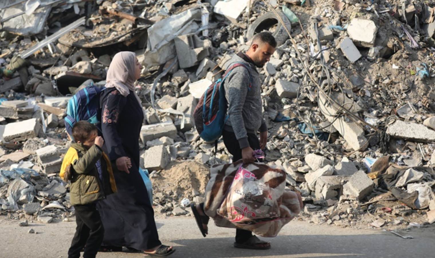 İsrail Cibaliya Mülteci Kampı'nı vurdu: 100'den fazla ölü var