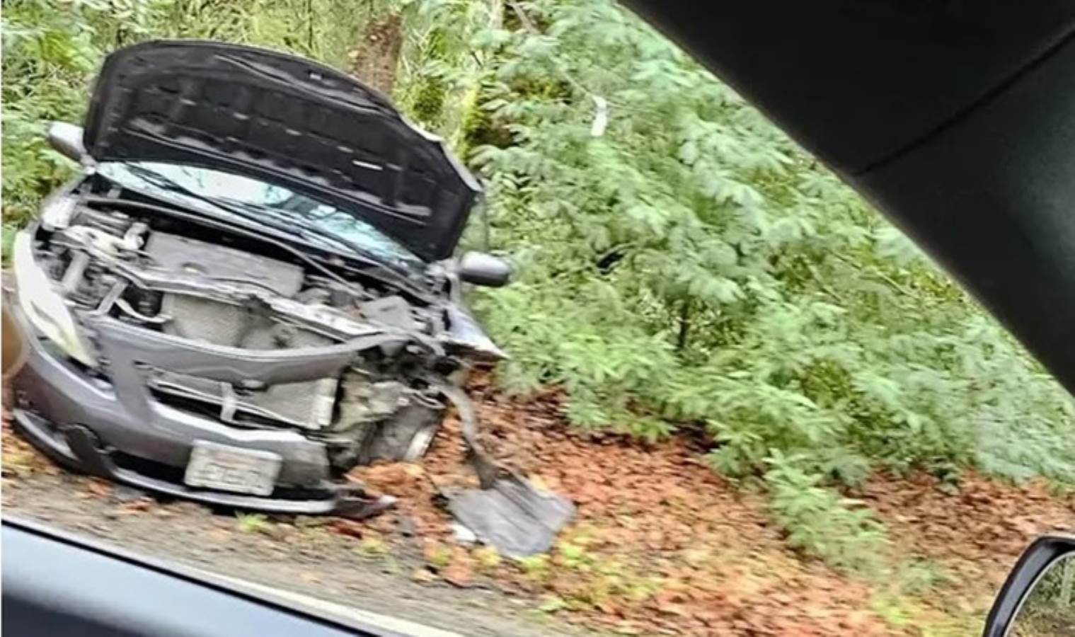 Tesla Cybertruck ve Toyota kafa kafaya çarpıştı