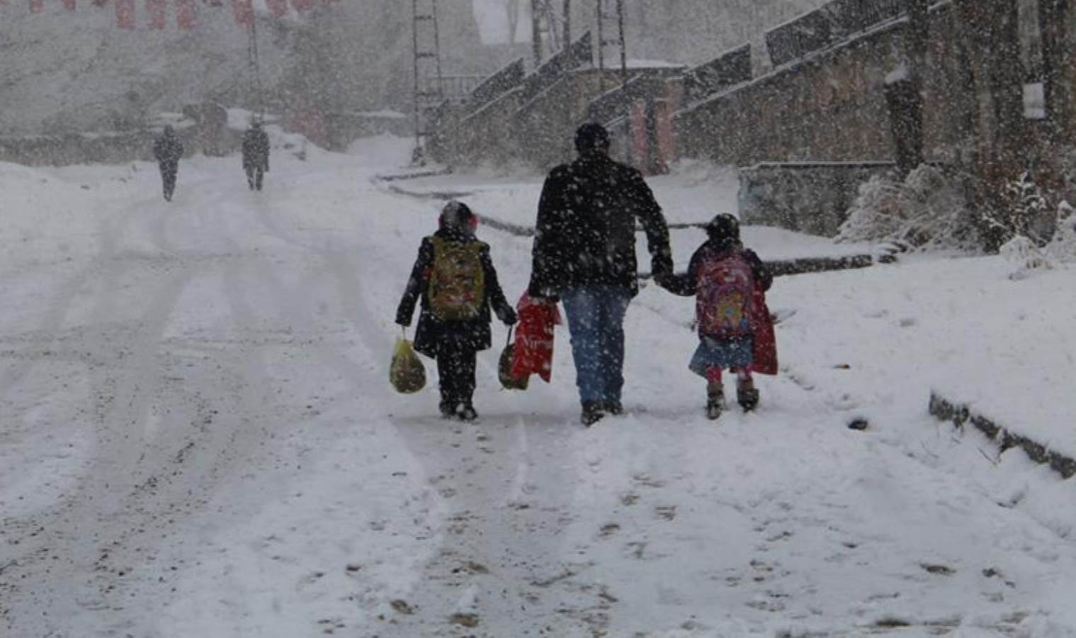 Birçok il ve ilçede eğitime 'kar' engeli