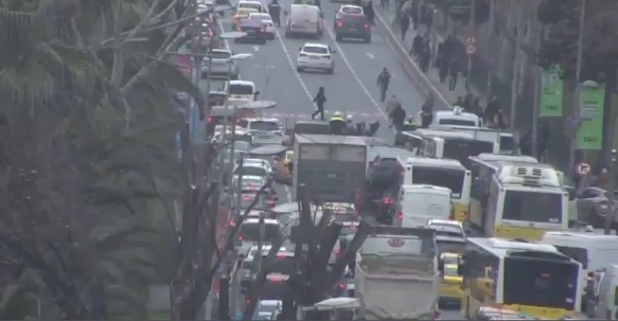 Son Dakika: Vatan Caddesi'nde şüpheli çanta hareketliliği!