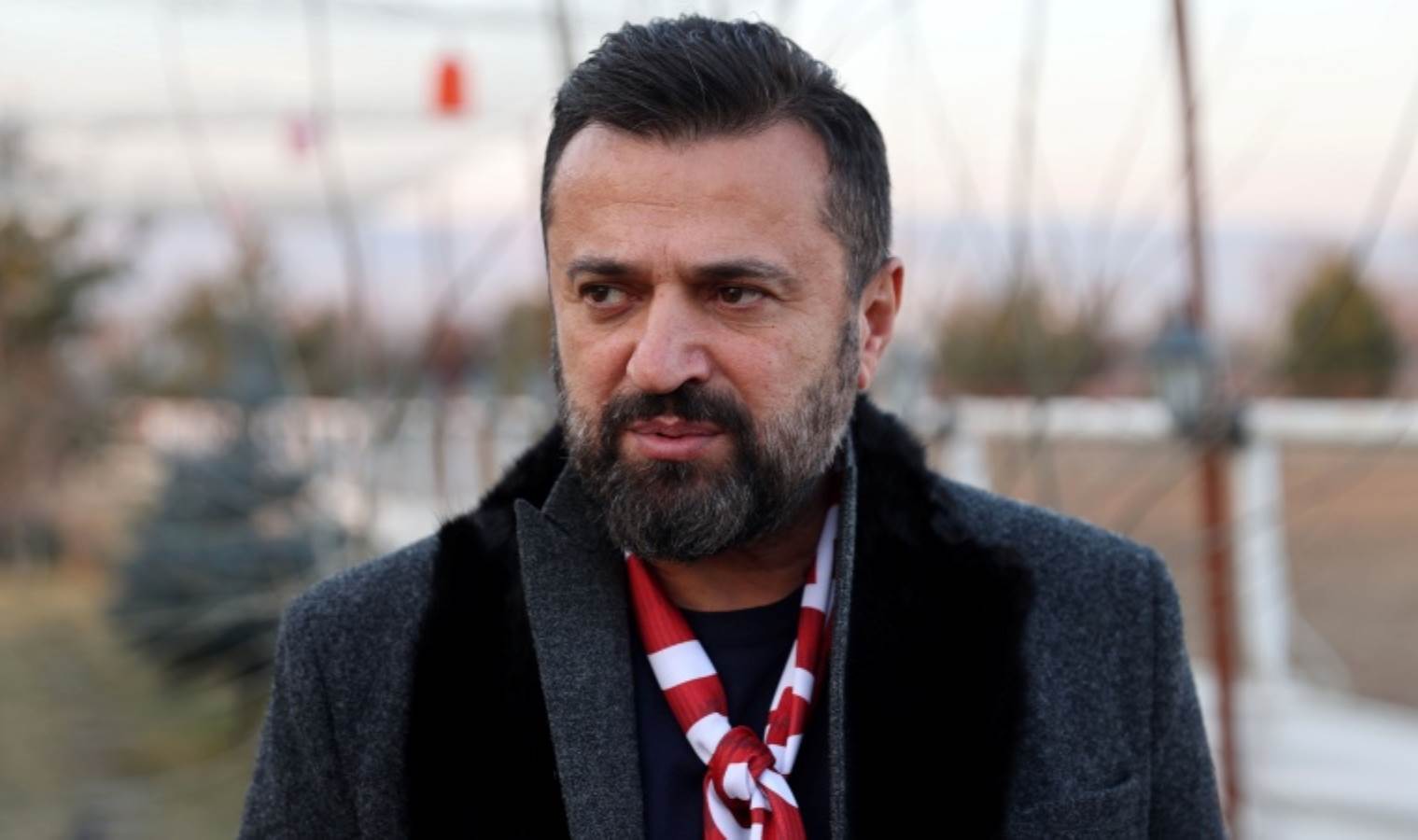 Bülent Uygun imzayı attı: 'Zirveyi kovalayan bir Sivasspor olmalı'