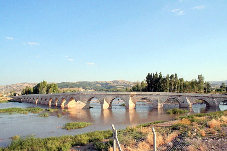 Kızılırmak boylarından bir kent: Sivas