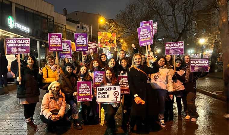 8 Mart'ta kadınlar sokaklara çıktı: Zübüklere karşı dişini sıkma yumruğunu sık