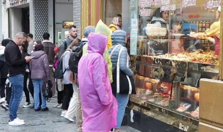 Boykot çağrısı Beyoğlu'nda karşılık bulmadı: 'Önce doların aşağı inmesi lazım'