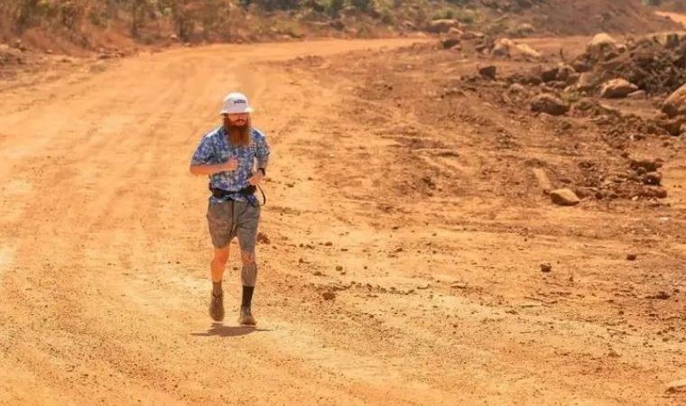 Afrika kıtasını 352 günde boydan boya koştu