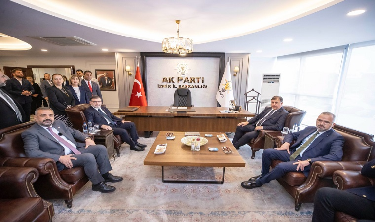 Cemil Tugay'dan AKP ile iş birliği mesajı: İzmir daha güzel günler görecek
