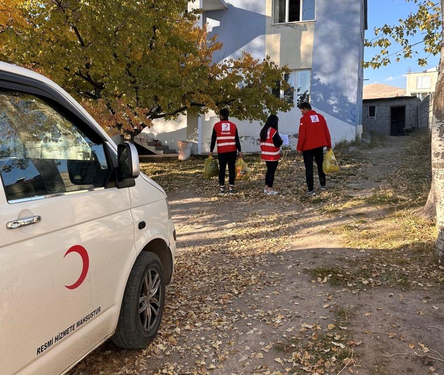 Kızılay Başkanı Çağlar Toğal’dan Adilcevaz’a Isınma Desteği 