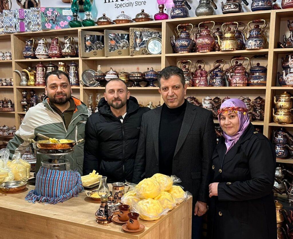 BALIKLA KONUŞAN ADAMDAN HAUNEDY’DE KUYMAK ŞOVU